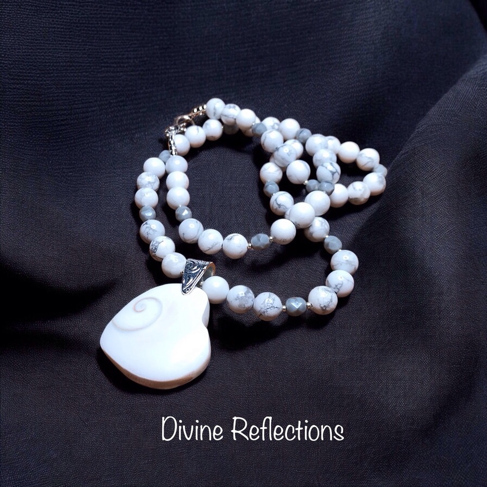 Natural Shiva Shell Pendant Necklace,Howlite Semi-Precious Necklace